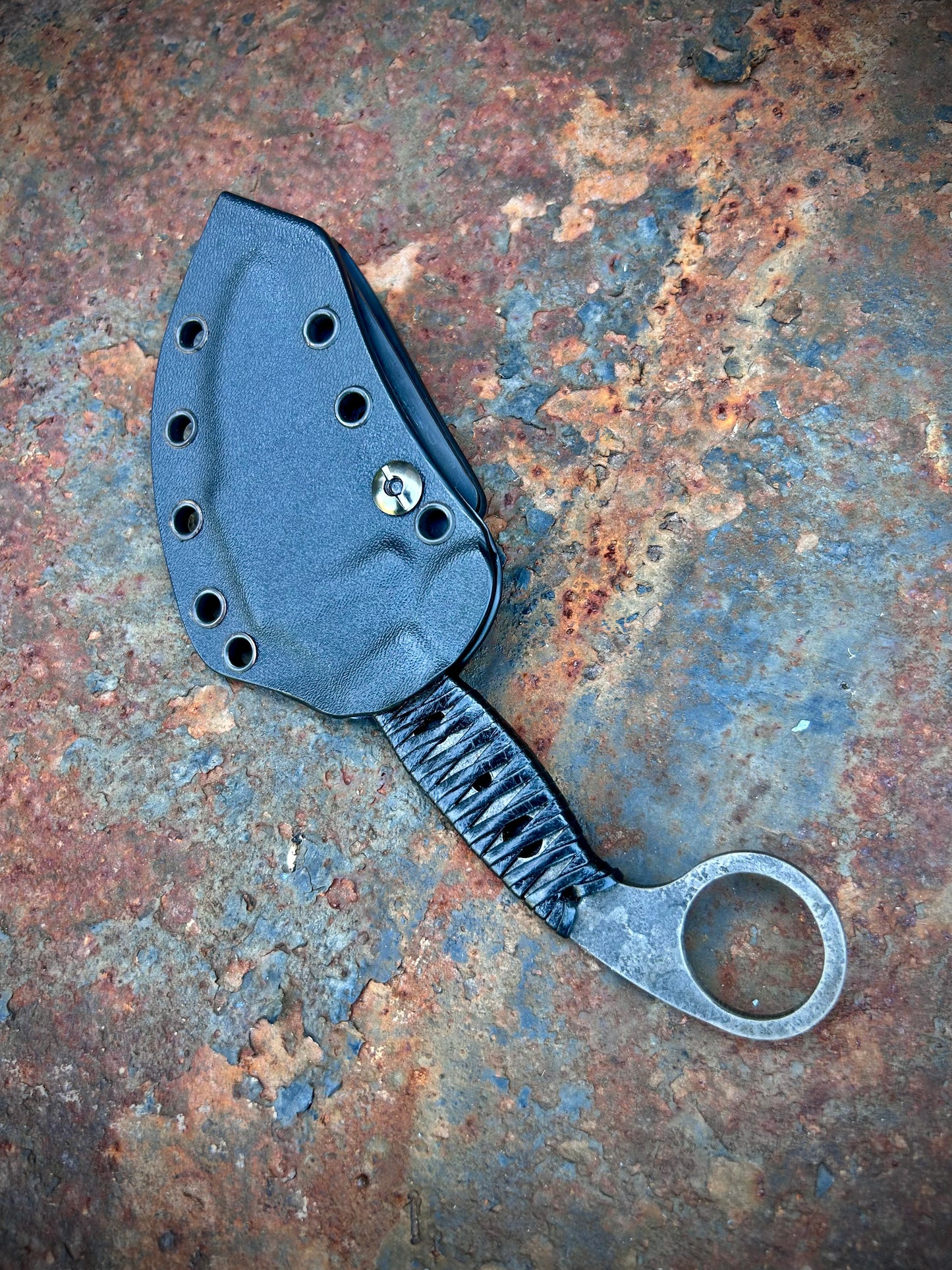 Minimalist Karambit - Apocalypse Finish