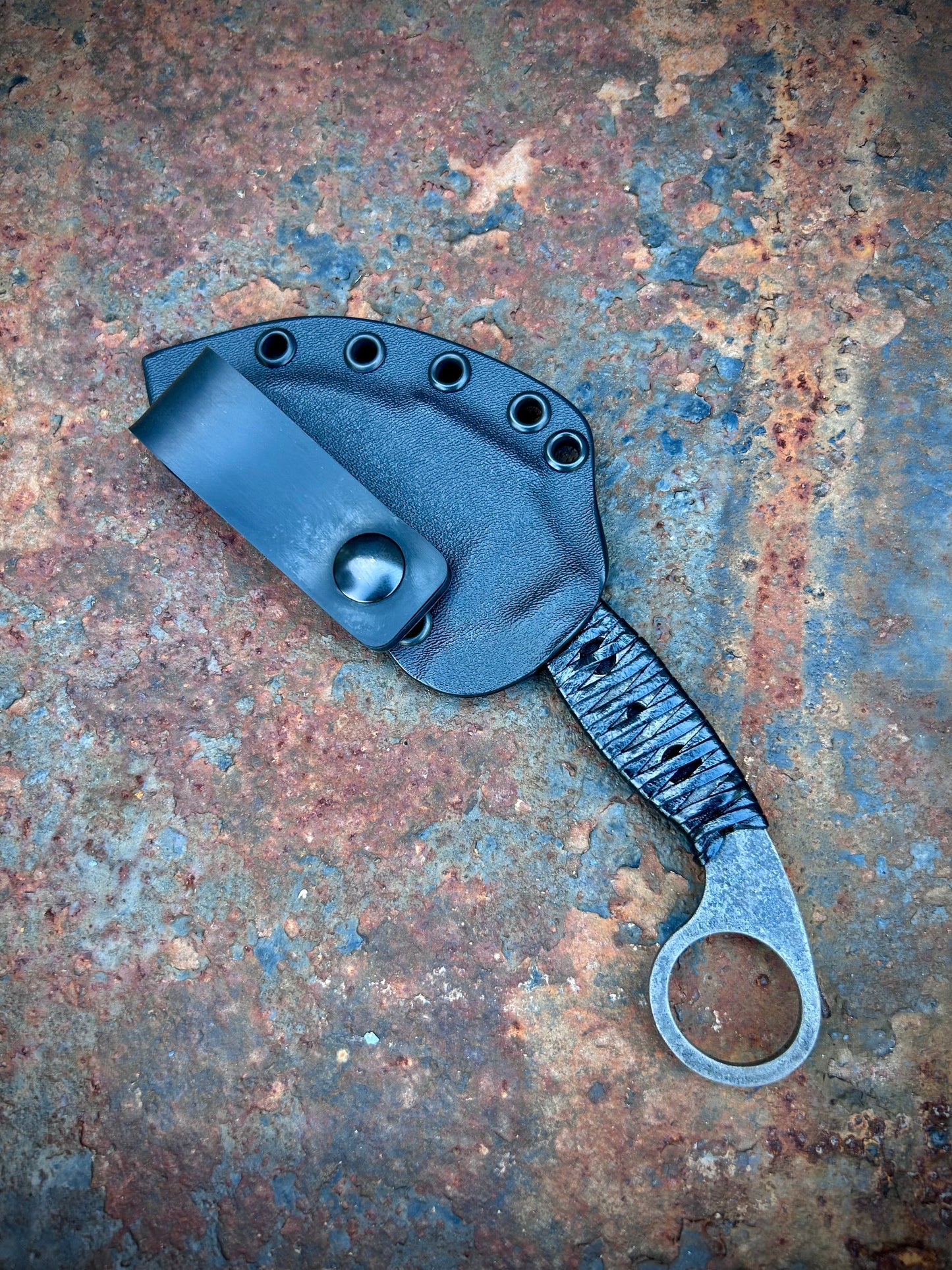 Minimalist Karambit - Apocalypse Finish